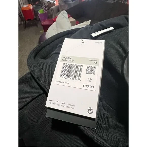 Nike Women's Dri-FIT Swoosh Fly Issue Pullover Basketball Hoodie in black XSmall - Picture 4 of 6